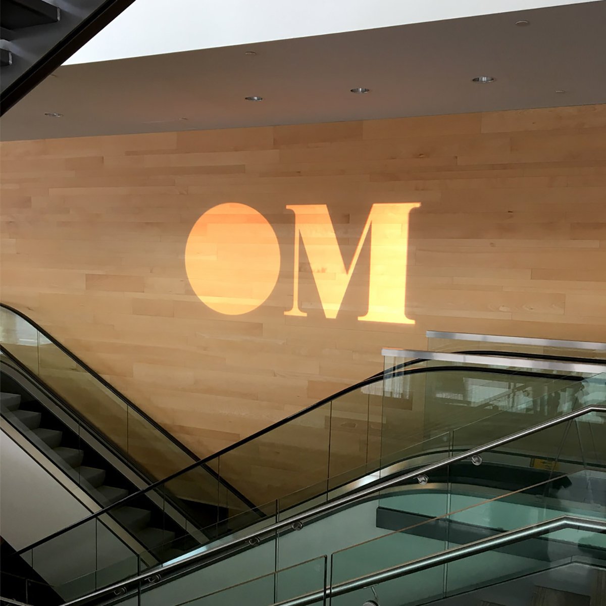 OrchesterM&eacute;tropolitain品牌設(shè)計(jì)形象   標(biāo)志場(chǎng)景應(yīng)用