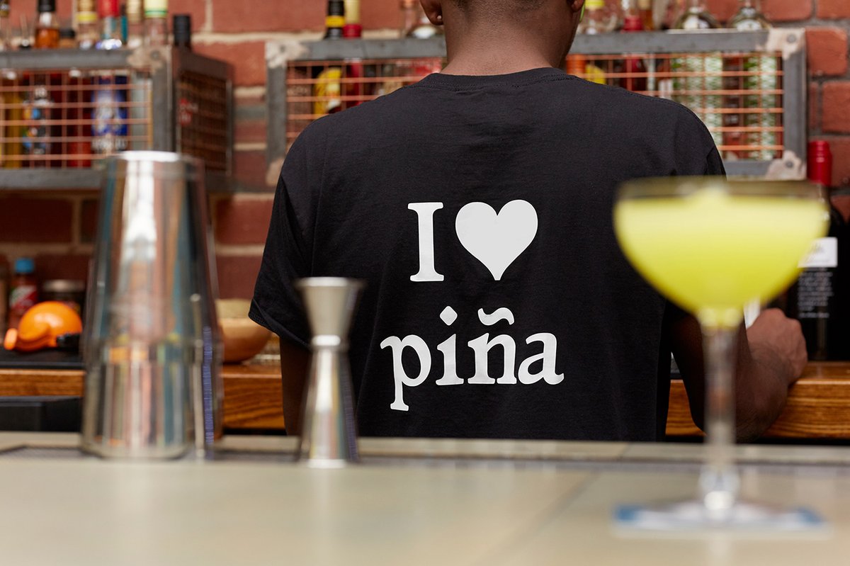 視覺識別在 pi&ntilde;a 品牌設(shè)計的應(yīng)用&mdash;&mdash;酒吧與餐廳形象的融合，品牌設(shè)計，酒吧品牌設(shè)計，品牌形象設(shè)計，企業(yè)品牌營銷，深圳品牌策劃，深圳品牌設(shè)計，左右格局
