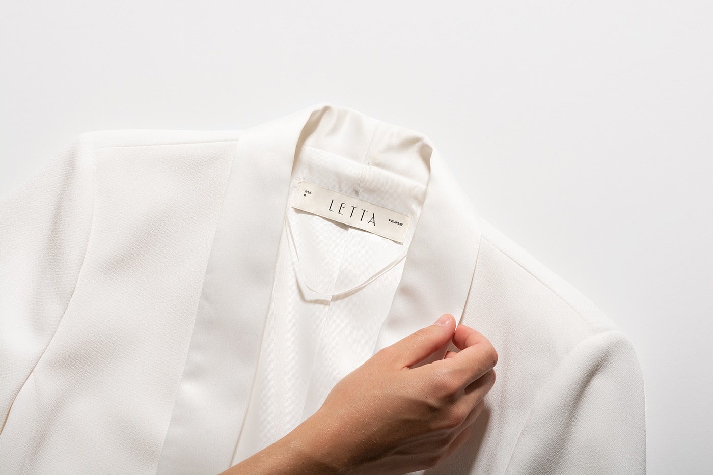 服裝品牌設計，高級服裝設計，深圳品牌設計，左右格局